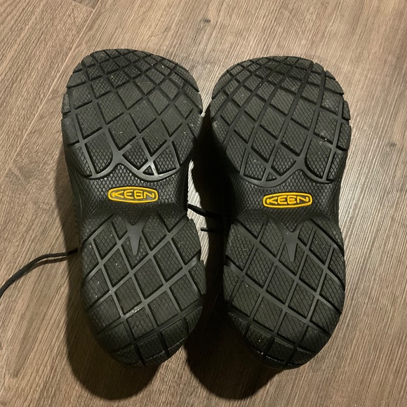 Men''s size 12 Keen's Oxford style non-slip shoes - Picture 3 of 5